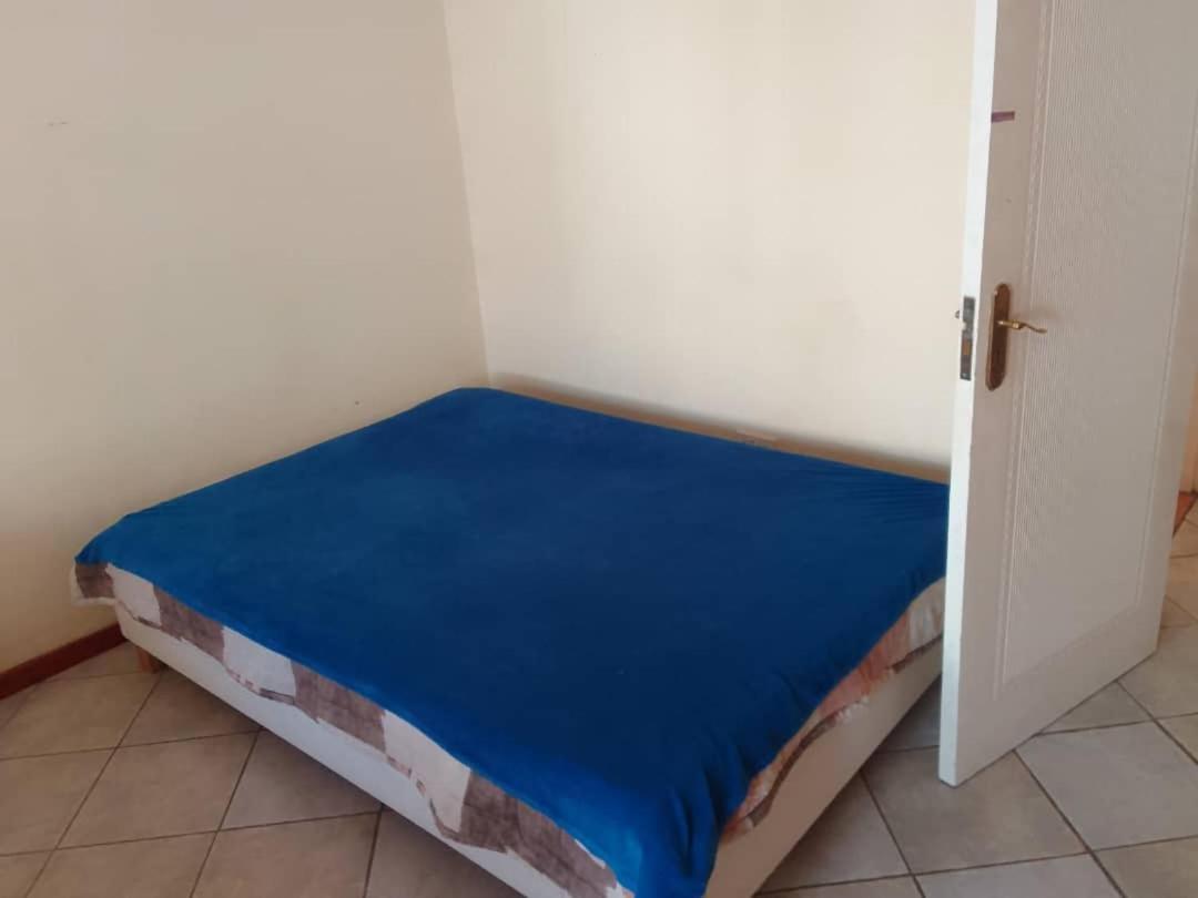 Sugar Shack Backpackers Botswana Bed & Breakfast Gaborone Exterior photo